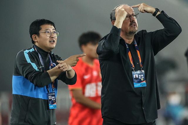 维尼修斯当选FIFA年度最佳 上个巴西人17年前卡卡